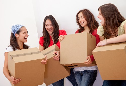 Customer booking a Surreyquays storage unit online