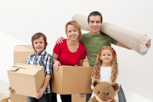 Flexible moving support with man and van in Surrey Quays