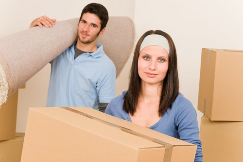 Organised moving day for flat removals in Surreyquays